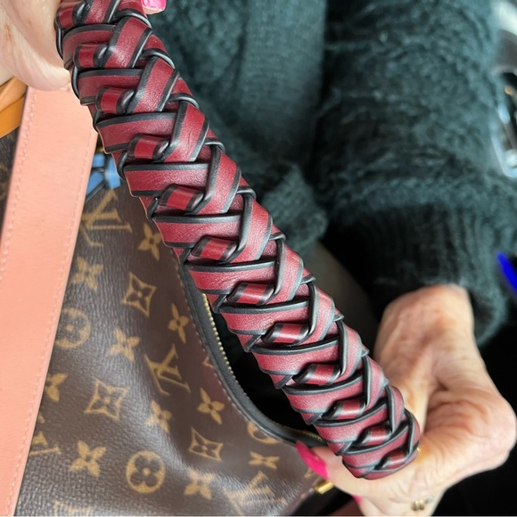 Louis Vuitton Monogram Beaubourg Hobo - Picture 11 of 15